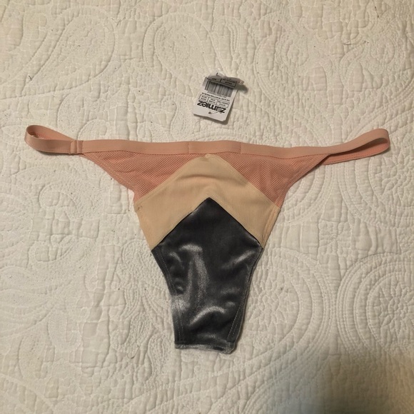 Cheeky bathing suit bottoms - Picture 2 of 4